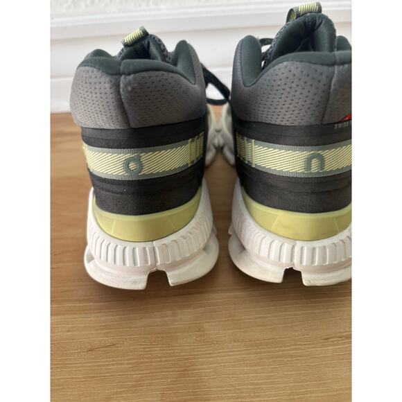 ON Men's Cloud Hi Edge Running Sneaker Athletic Shoes Kelp/Ivy Size 8.5M $210 - Picture 5 of 11